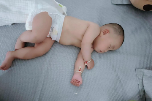 淮滨宝宝胳膊上起红疙瘩